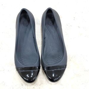 Crocs ballet flats Women's size 7 black with shiny cap toe